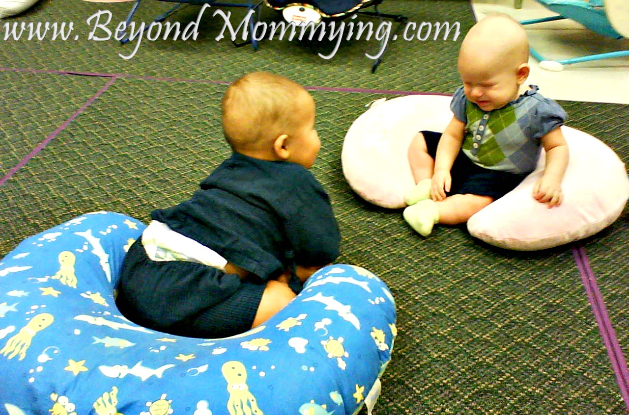 10-ways-to-use-a-boppy-pillow-beyond-mommying