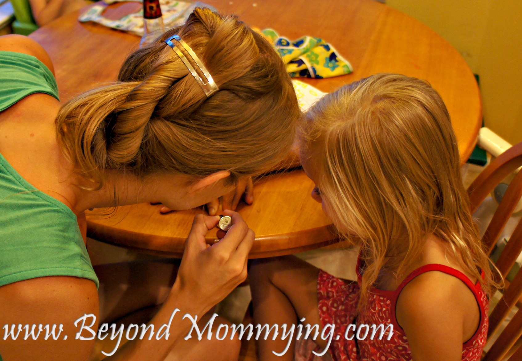 h painting nails