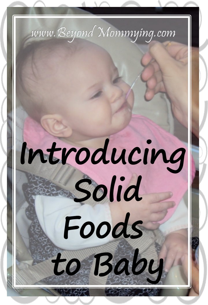 Introducing solid foods to baby: how and when to introduce what foods and a printable checklist of solid foods to introduce to baby.