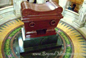 Traveling to Paris with Kids: the tomb of Napoleon I