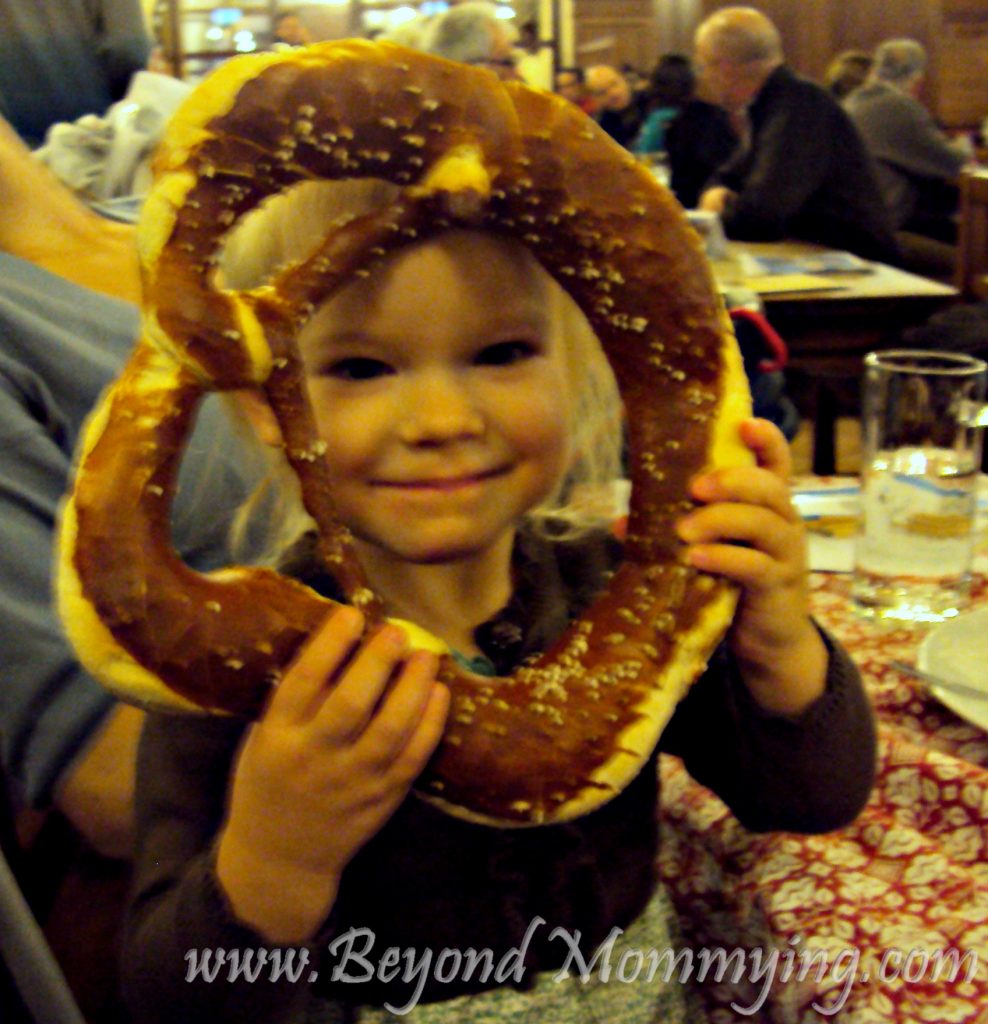 Traveling to Munich with kids, what to do and see in the Bavarian area of Germany: Hofbrauhaus