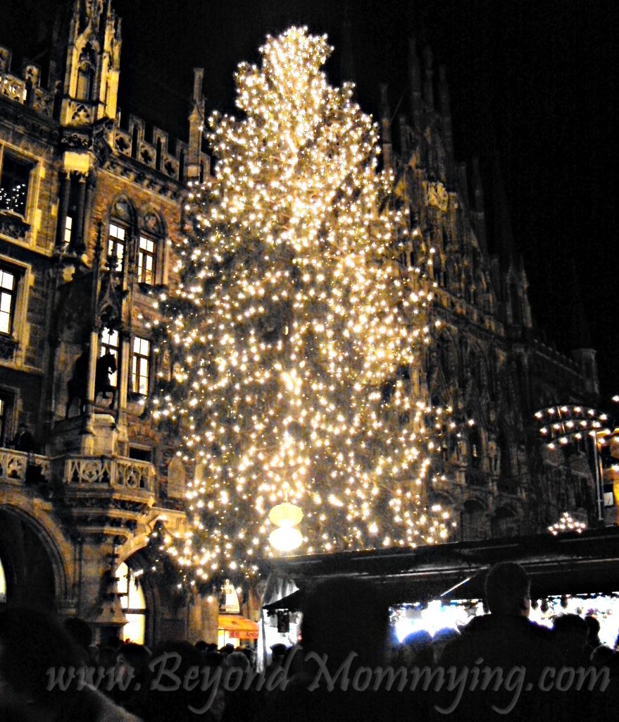 Traveling to Munich with kids, what to do and see in the Bavarian area of Germany: Christmas Market