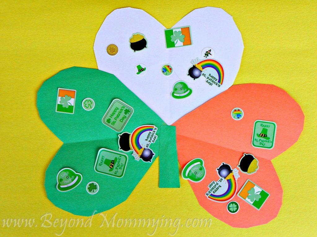 Tri-Color Shamrock Craft: the perfect simple St. Patrick's Day craft for kids to help celebrate the Irish holiday and learn about Ireland