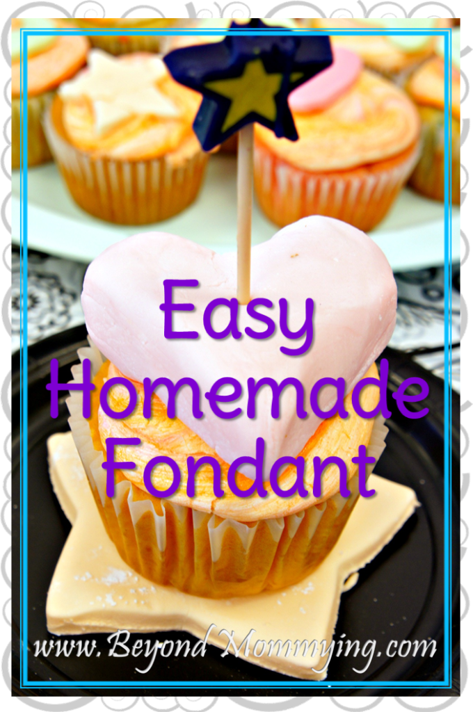 Recipe for easy homemade fondant for covering cakes or creating decorations for cakes or cupcakes.